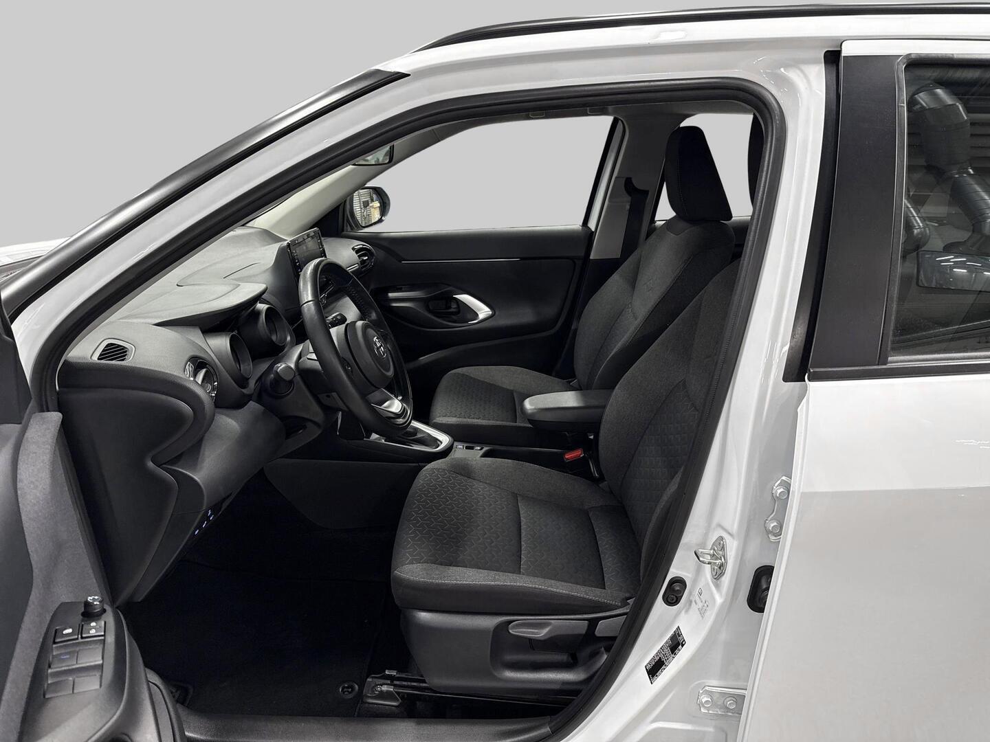 TOYOTA YARIS CROSS 2024