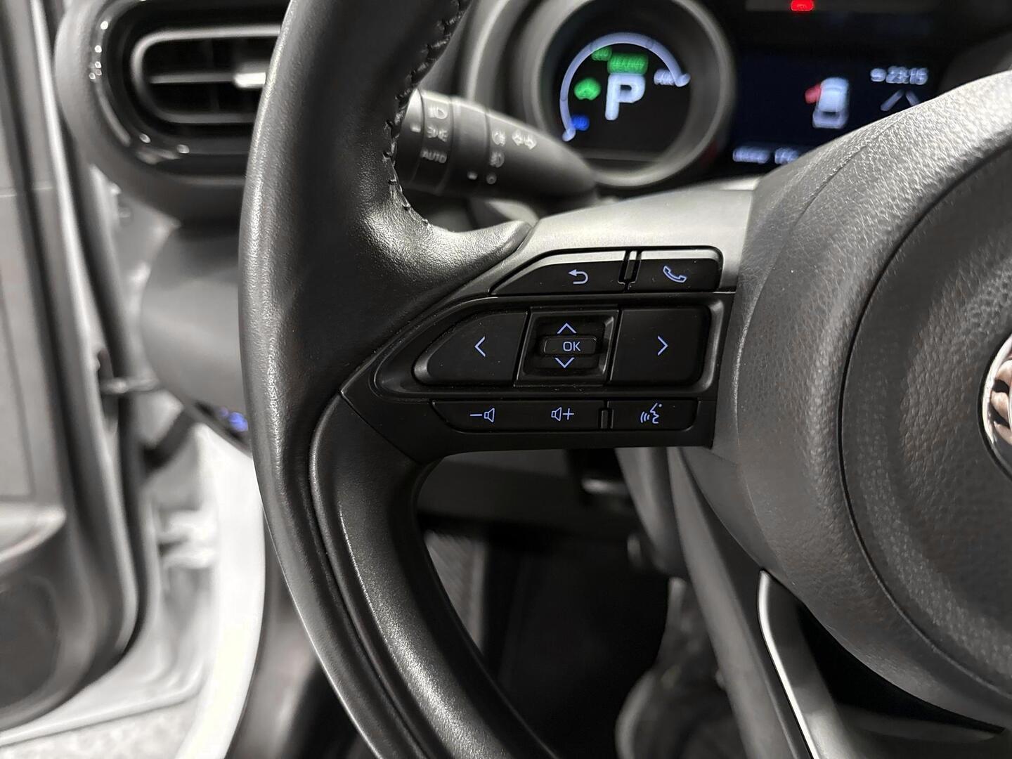 TOYOTA YARIS CROSS 2024