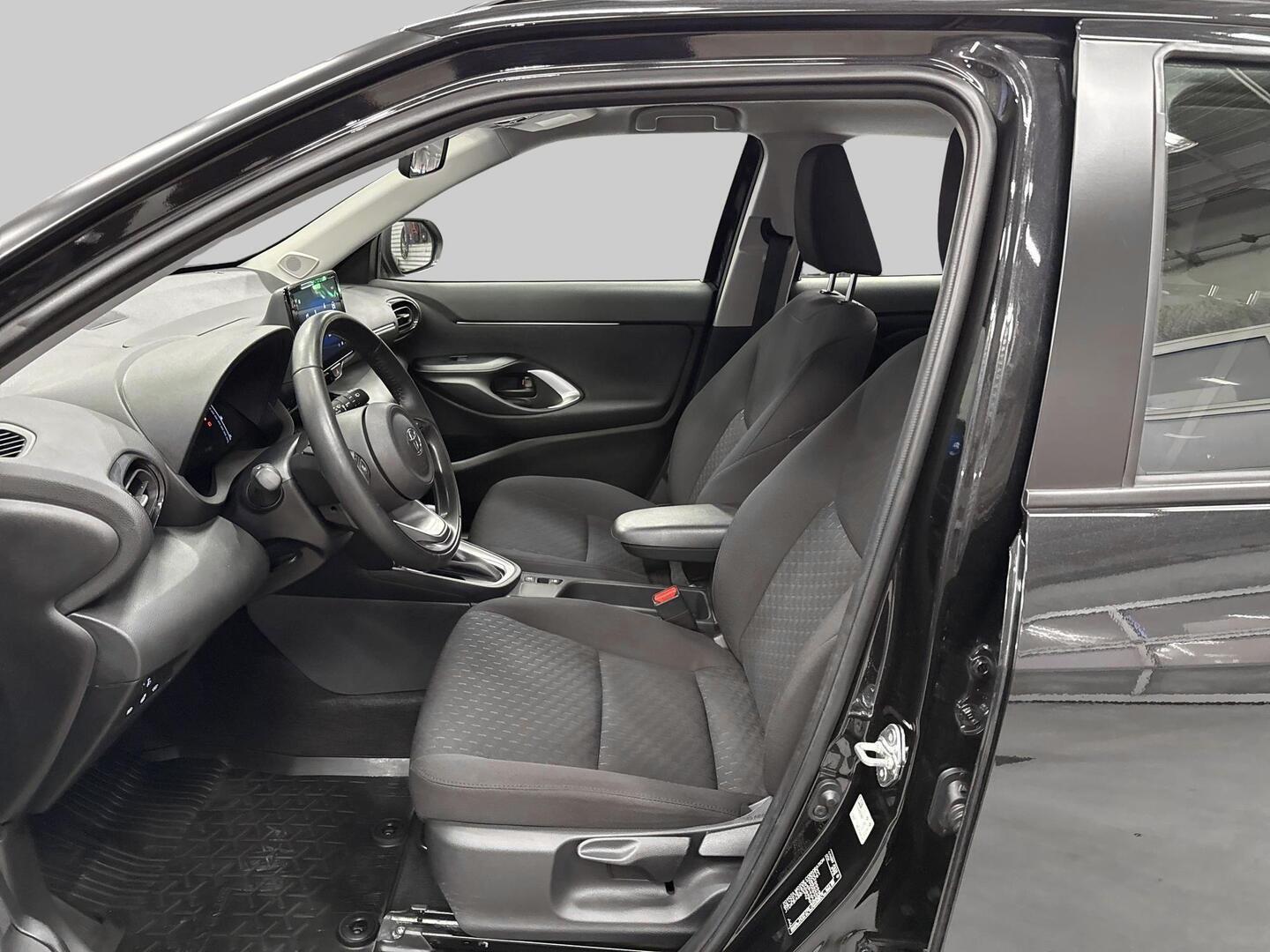 TOYOTA YARIS CROSS 2024