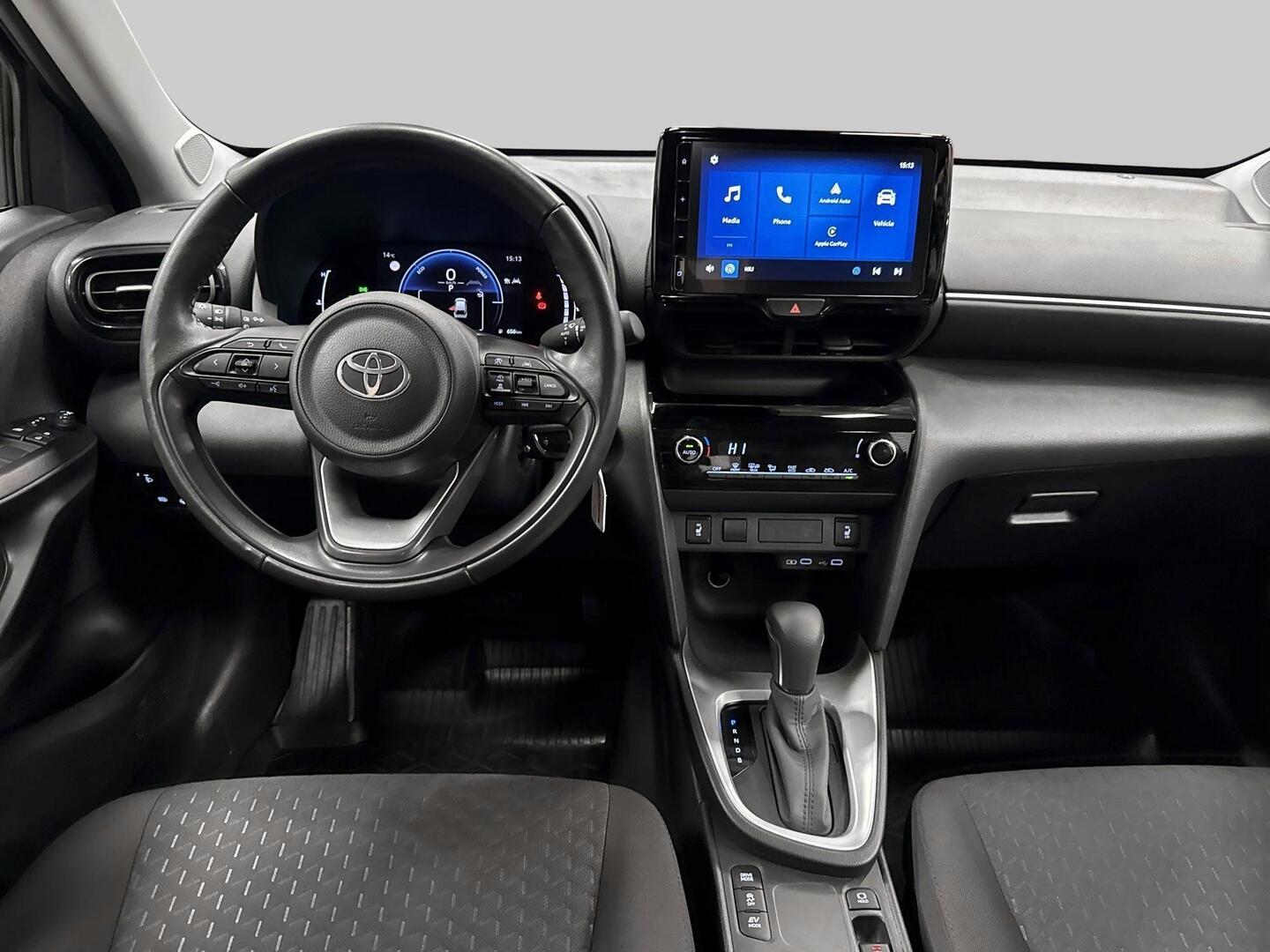 TOYOTA YARIS CROSS 2024