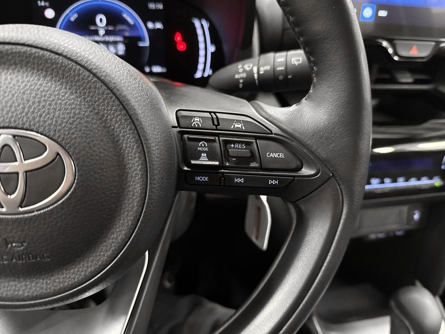 TOYOTA YARIS CROSS 2024