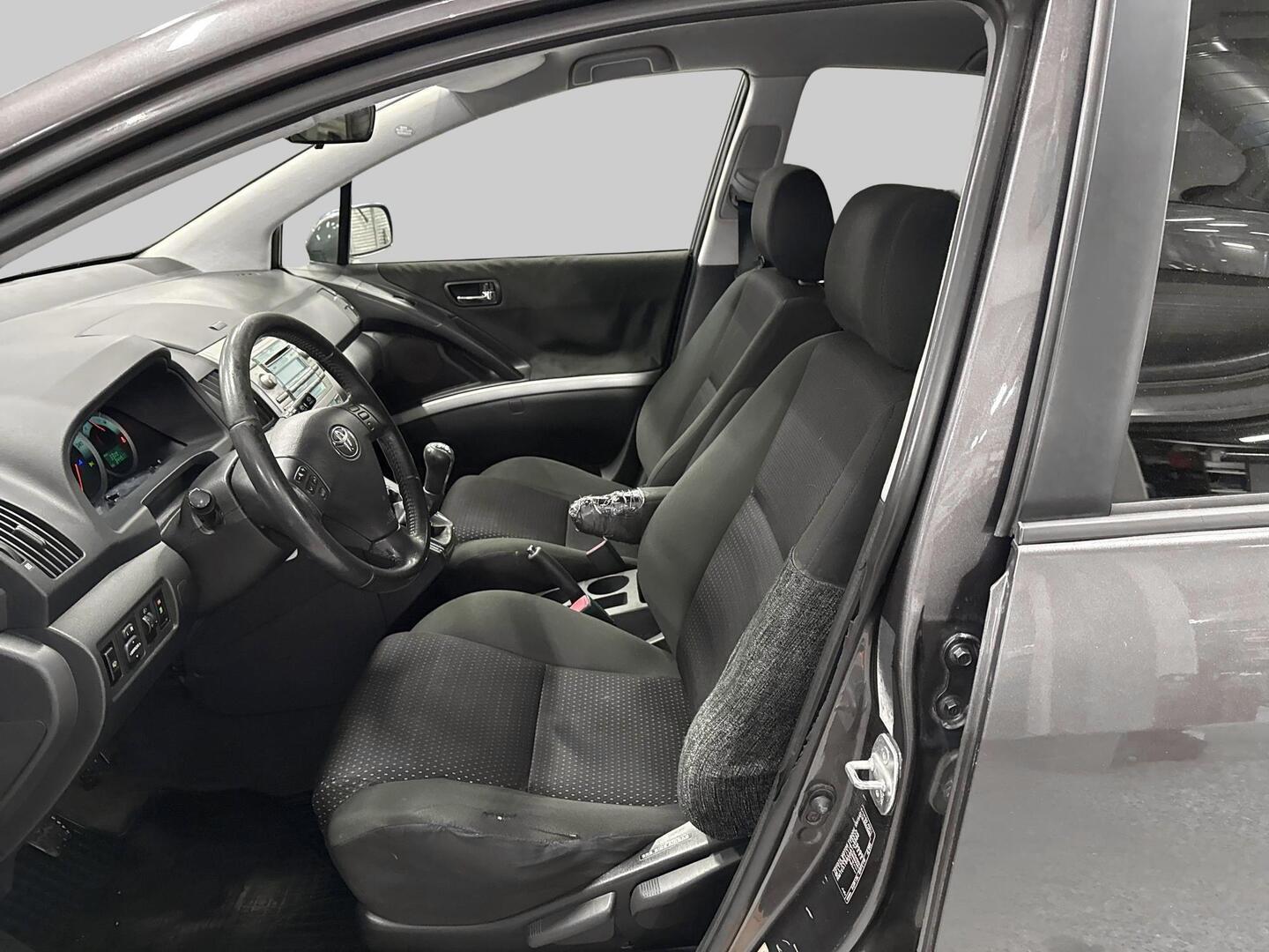 TOYOTA Corolla Verso 2009