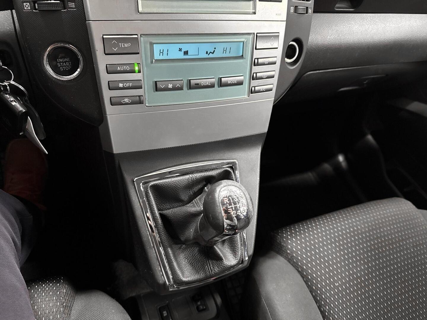 TOYOTA Corolla Verso 2009