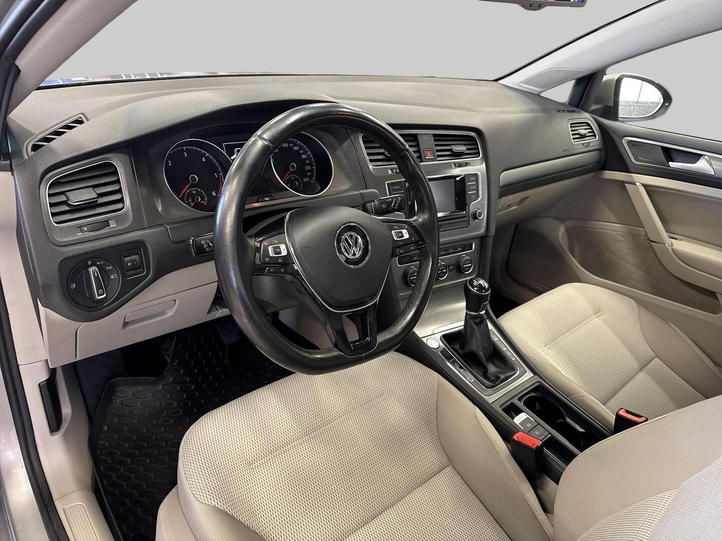 VOLKSWAGEN Golf 2013
