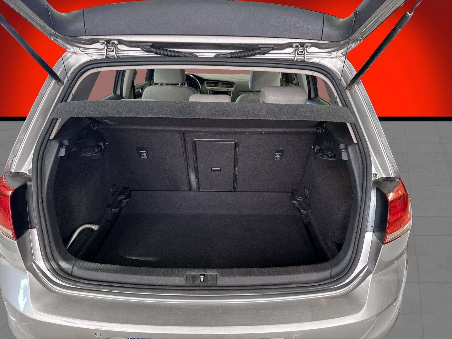 VOLKSWAGEN Golf 2013