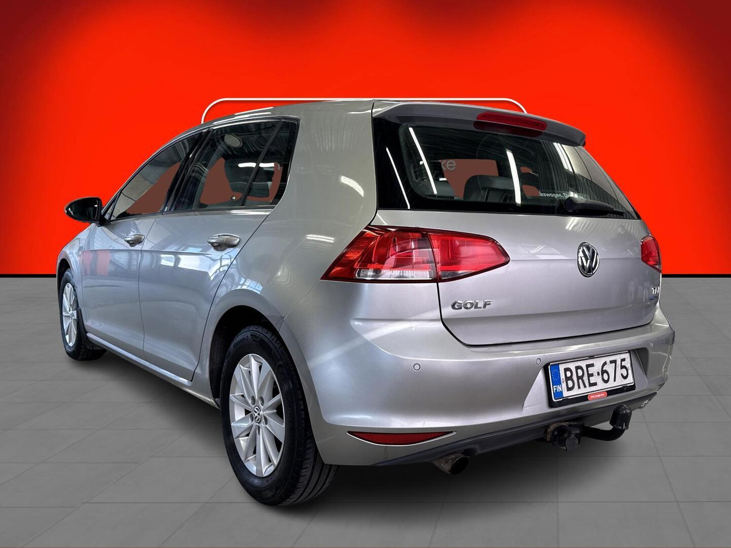 VOLKSWAGEN Golf 2013