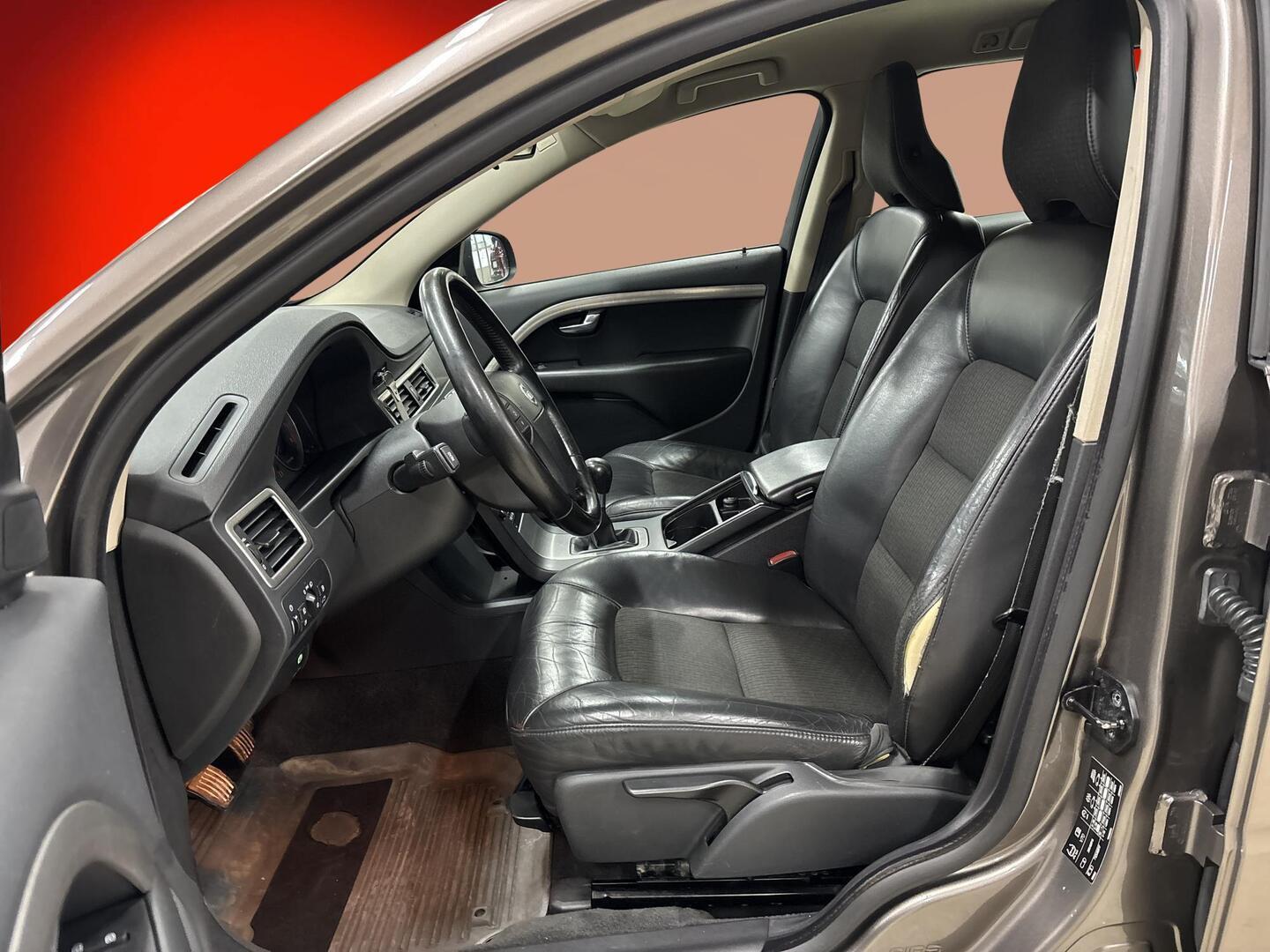 VOLVO V70 2008