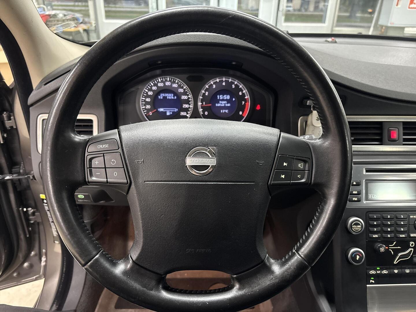VOLVO V70 2008