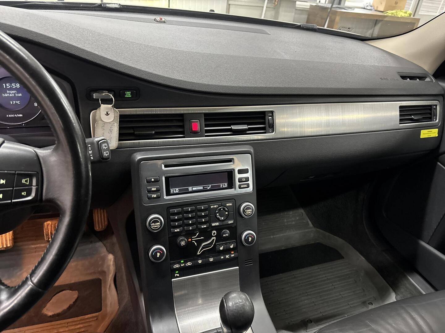 VOLVO V70 2008