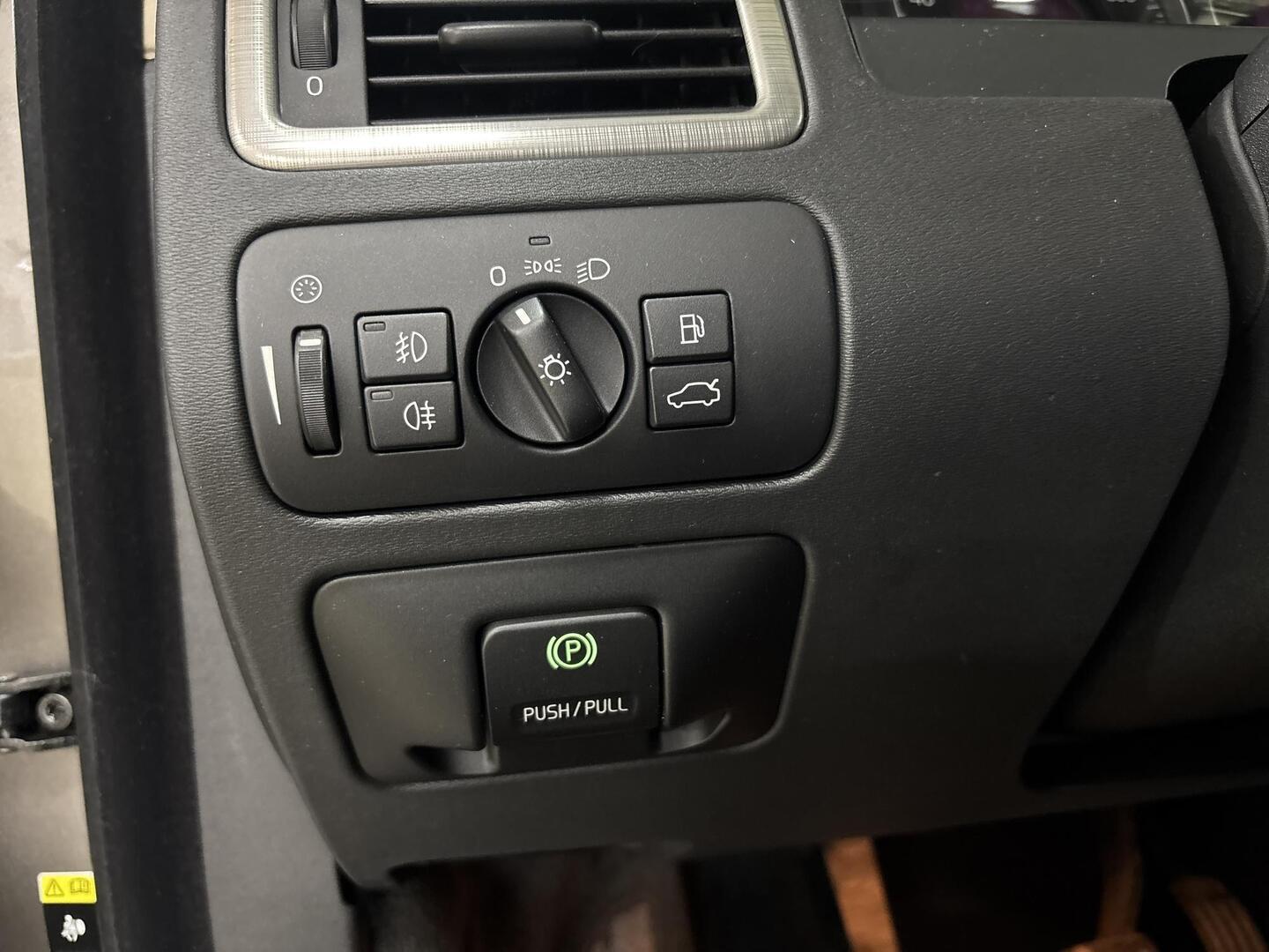 VOLVO V70 2008