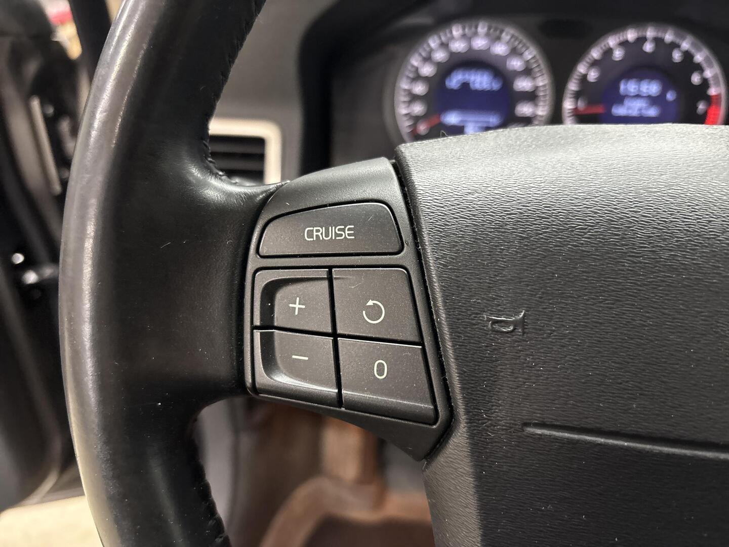 VOLVO V70 2008