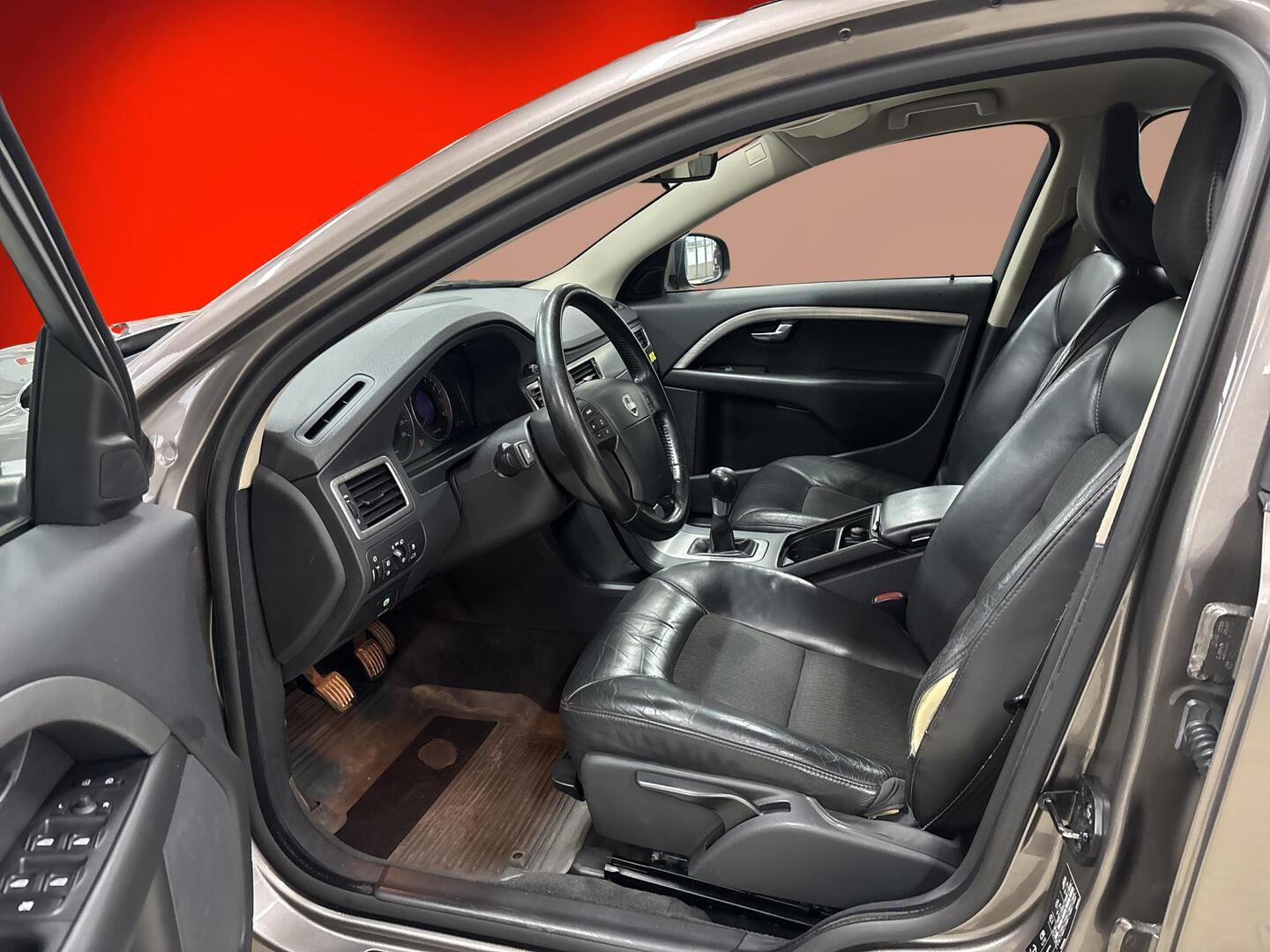 VOLVO V70 2008