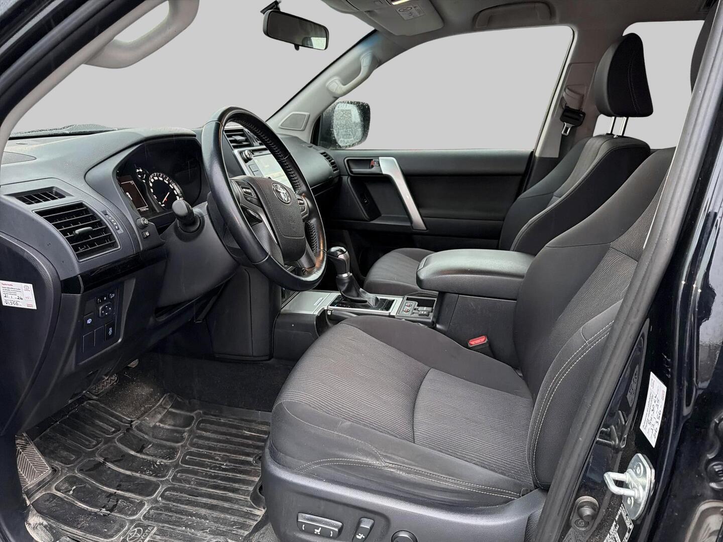 TOYOTA LAND CRUISER 2018