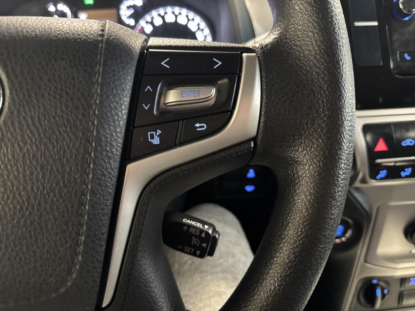 TOYOTA Land Cruiser 2020