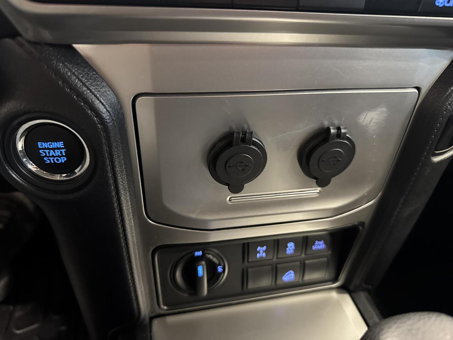 TOYOTA Land Cruiser 2020