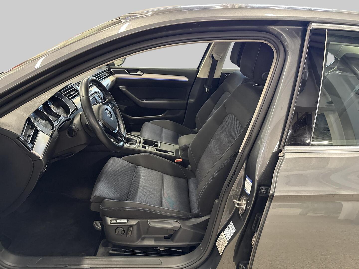 VOLKSWAGEN Passat 2016