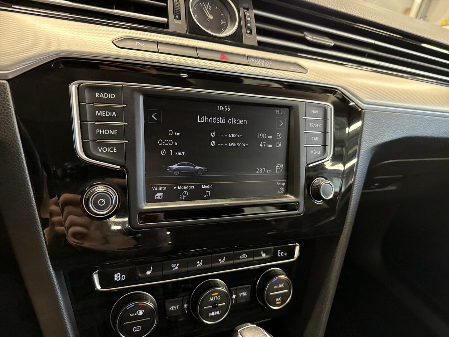 VOLKSWAGEN Passat 2016
