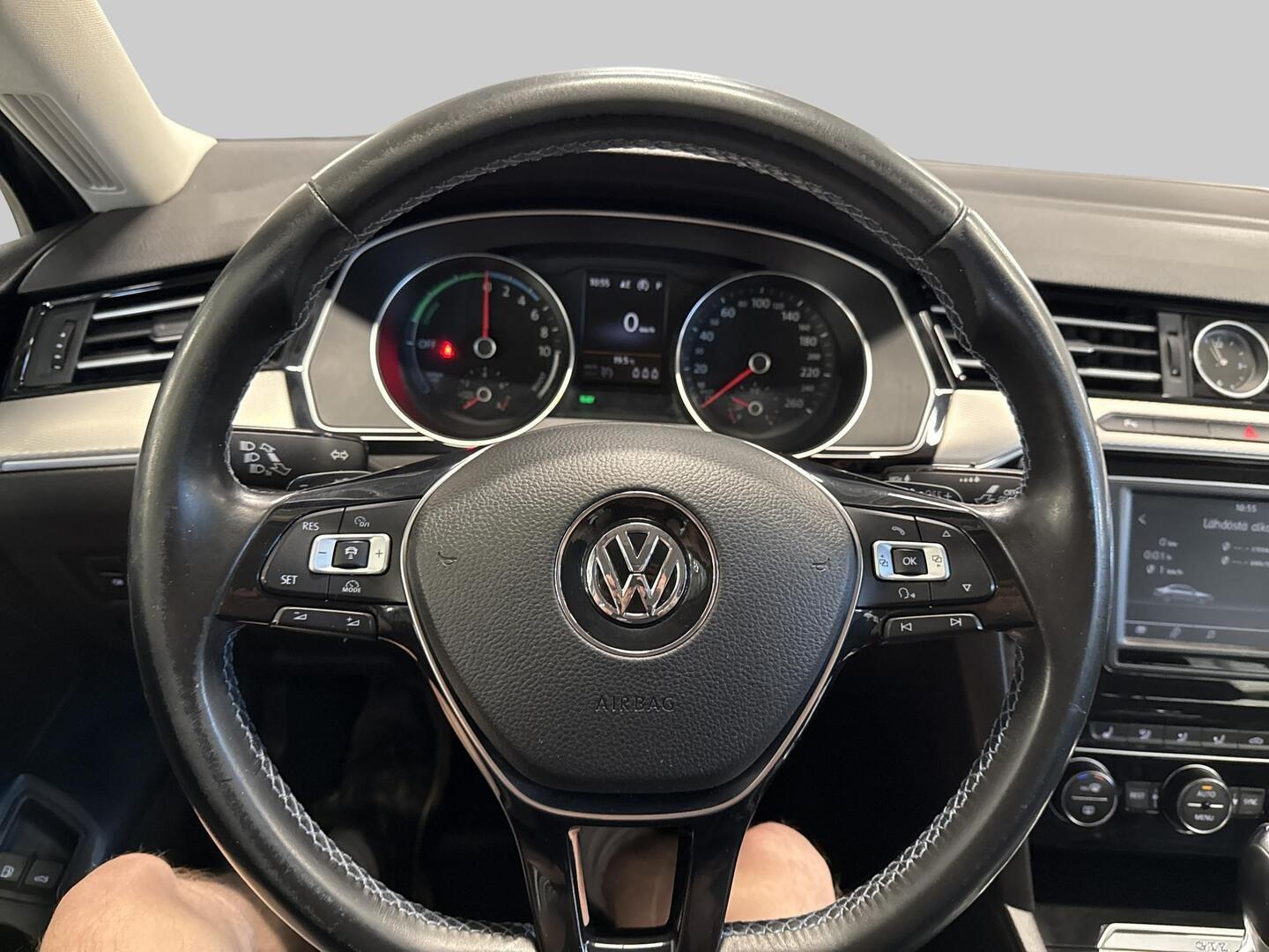 VOLKSWAGEN Passat 2016