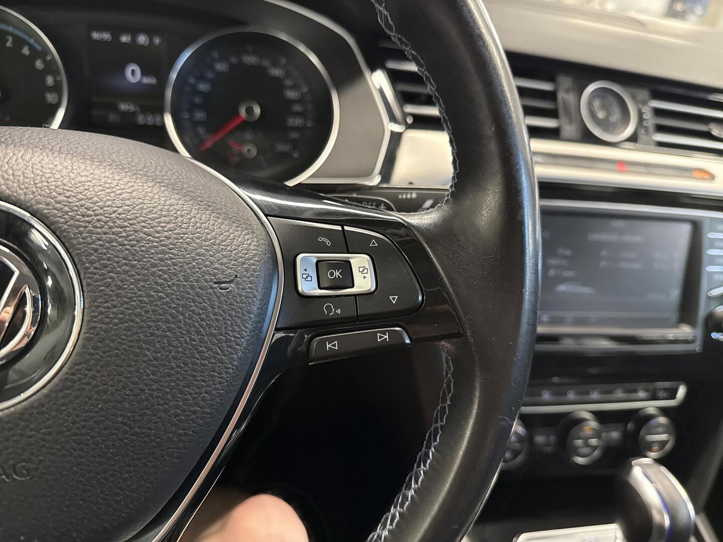 VOLKSWAGEN Passat 2016