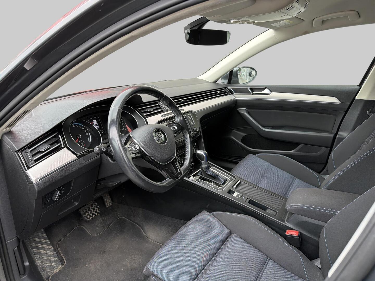 VOLKSWAGEN Passat 2016