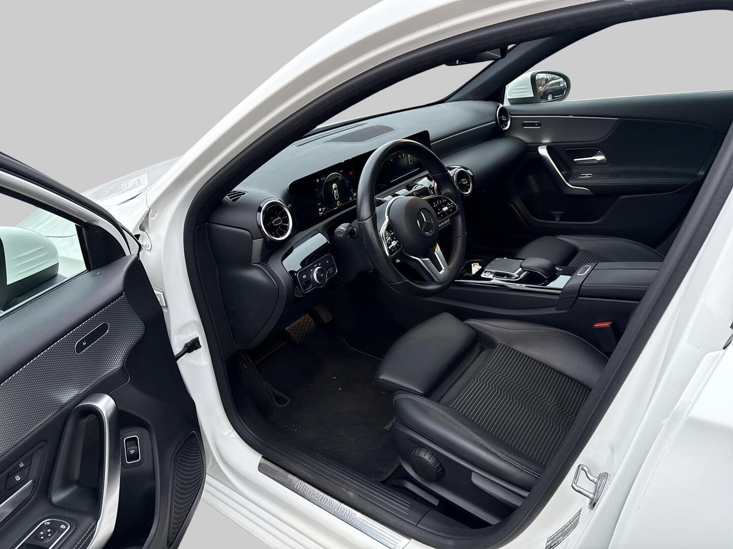 MERCEDES-BENZ A 2019