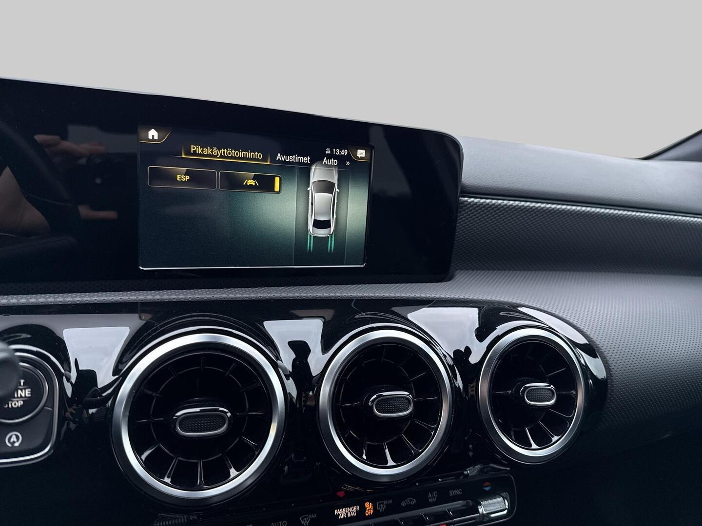 MERCEDES-BENZ A 2019