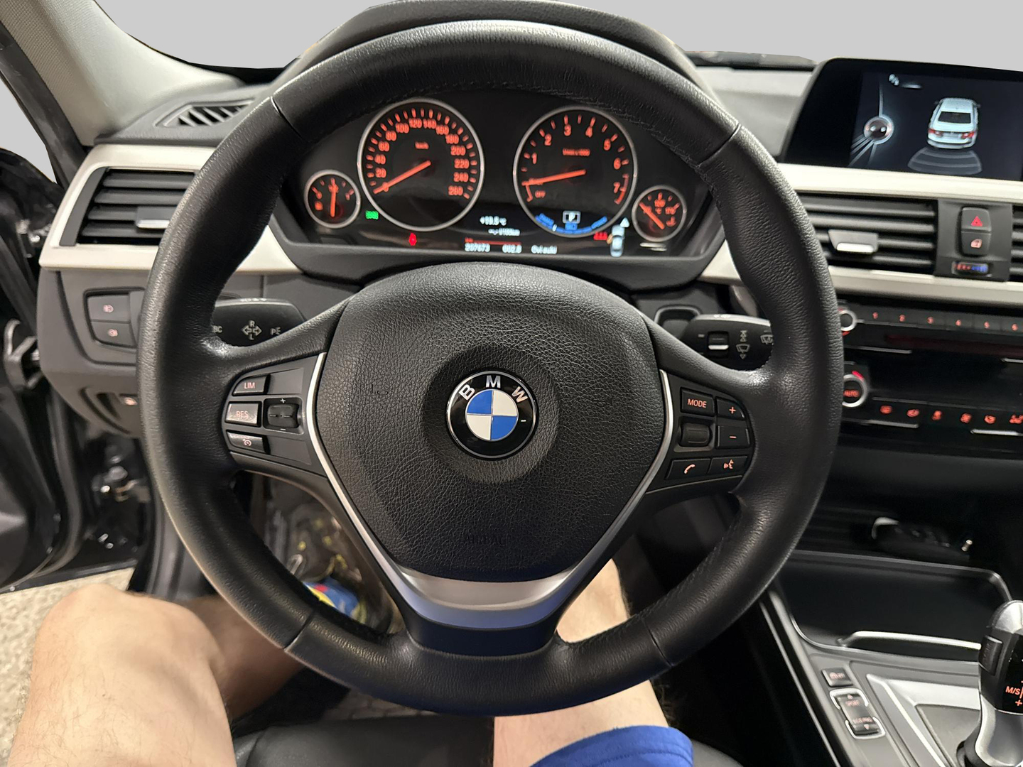 BMW 330 2016