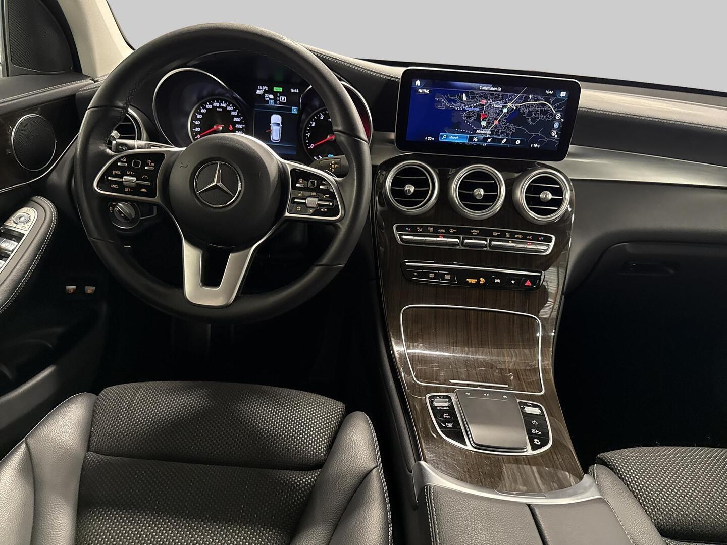 MERCEDES-BENZ GLC 2021