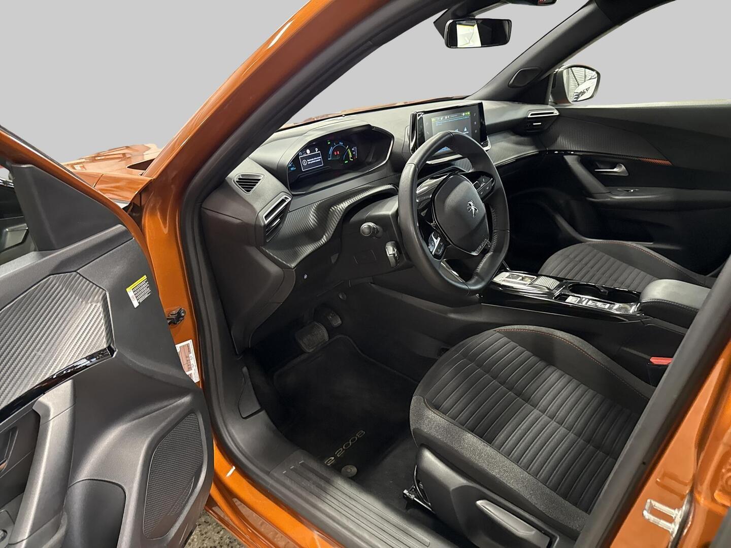PEUGEOT e-2008 2023