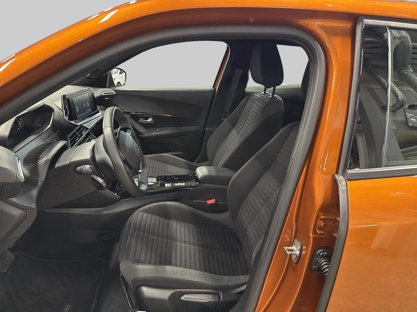 PEUGEOT e-2008 2023