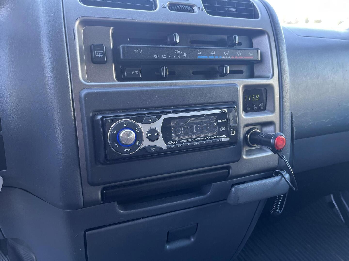 TOYOTA HIACE 2010