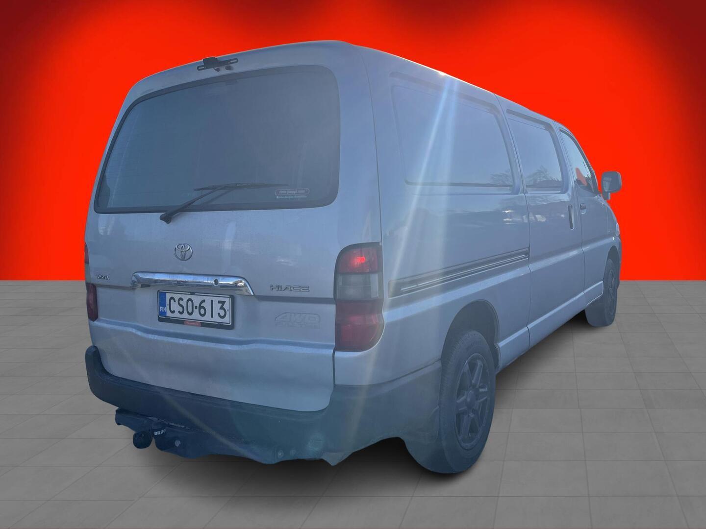 TOYOTA HIACE 2010