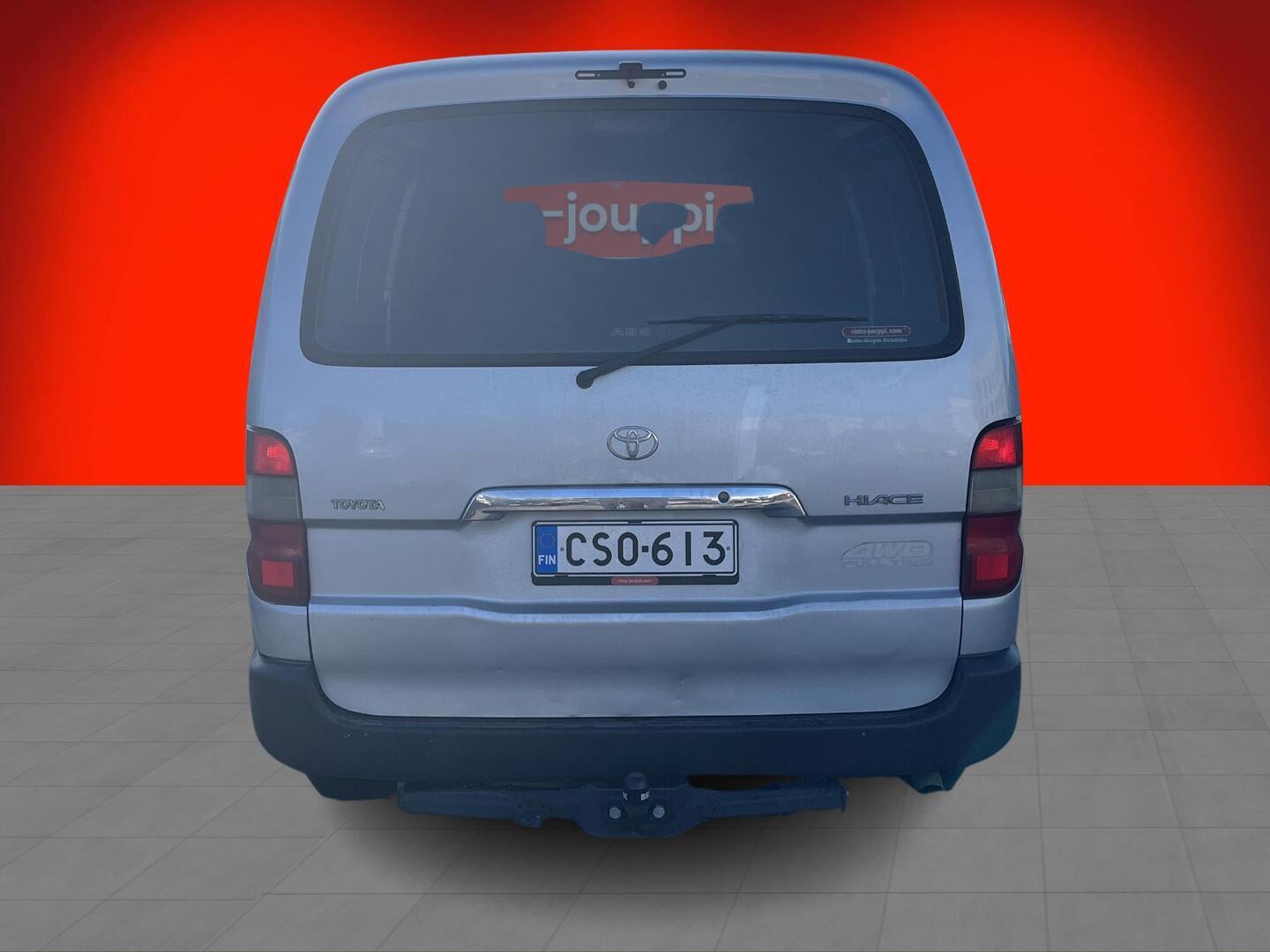 TOYOTA HIACE 2010