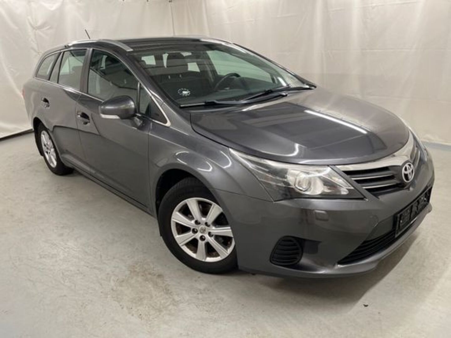 TOYOTA AVENSIS 2015