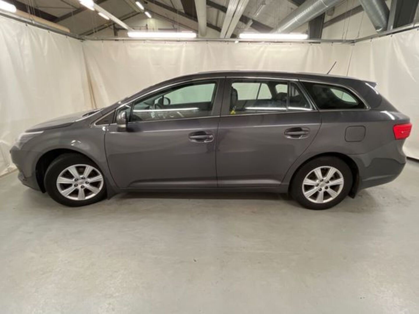 TOYOTA AVENSIS 2015