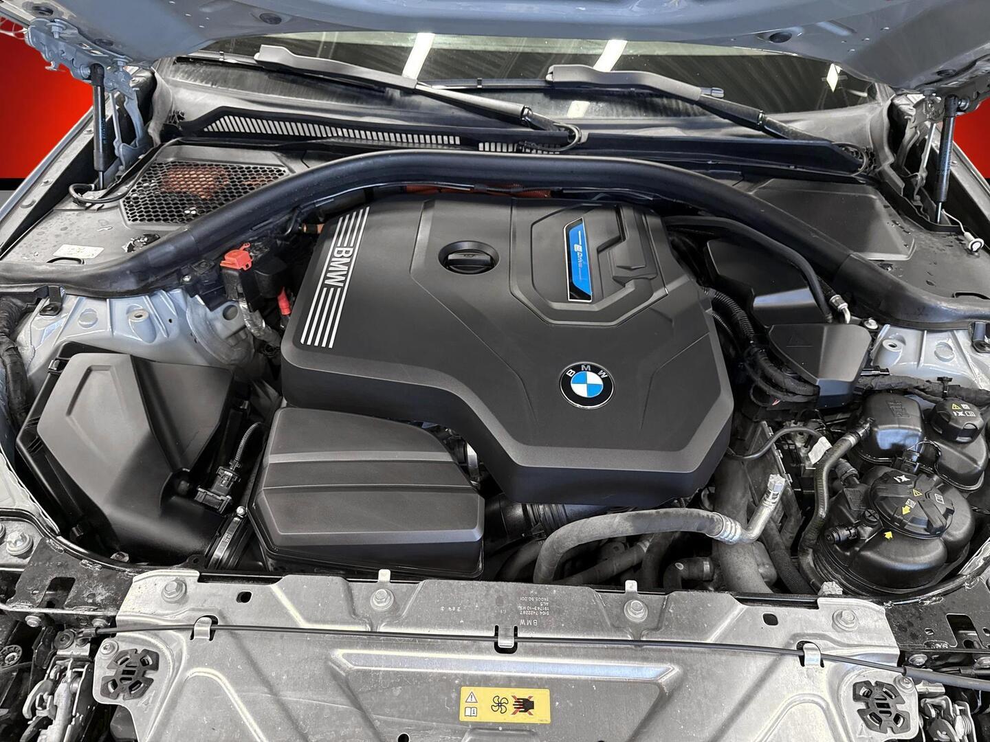 BMW 330 2024