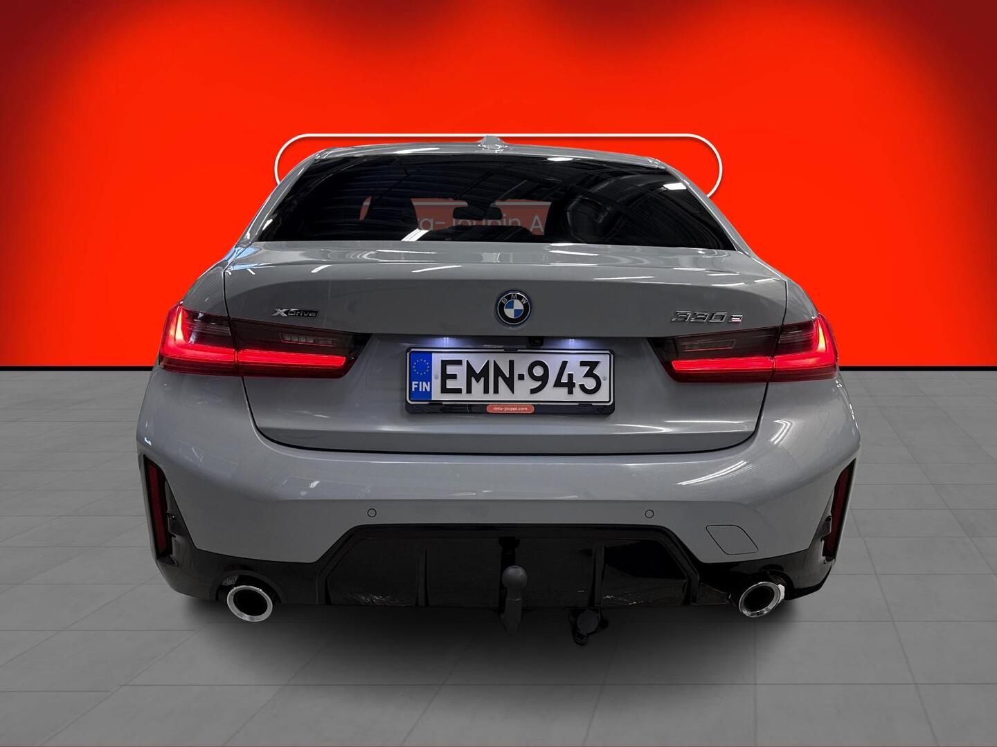 BMW 330 2024