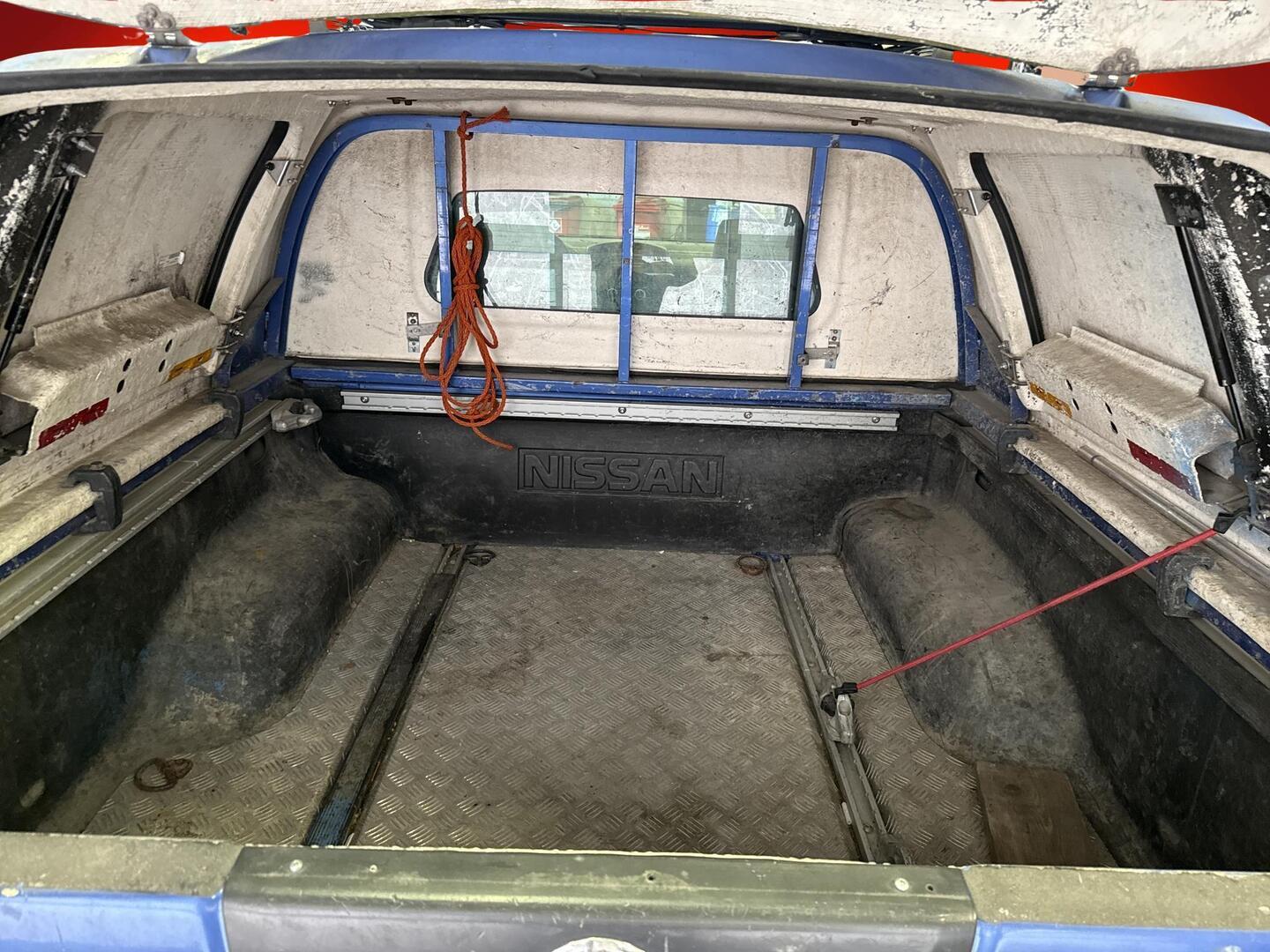 NISSAN Navara 2012