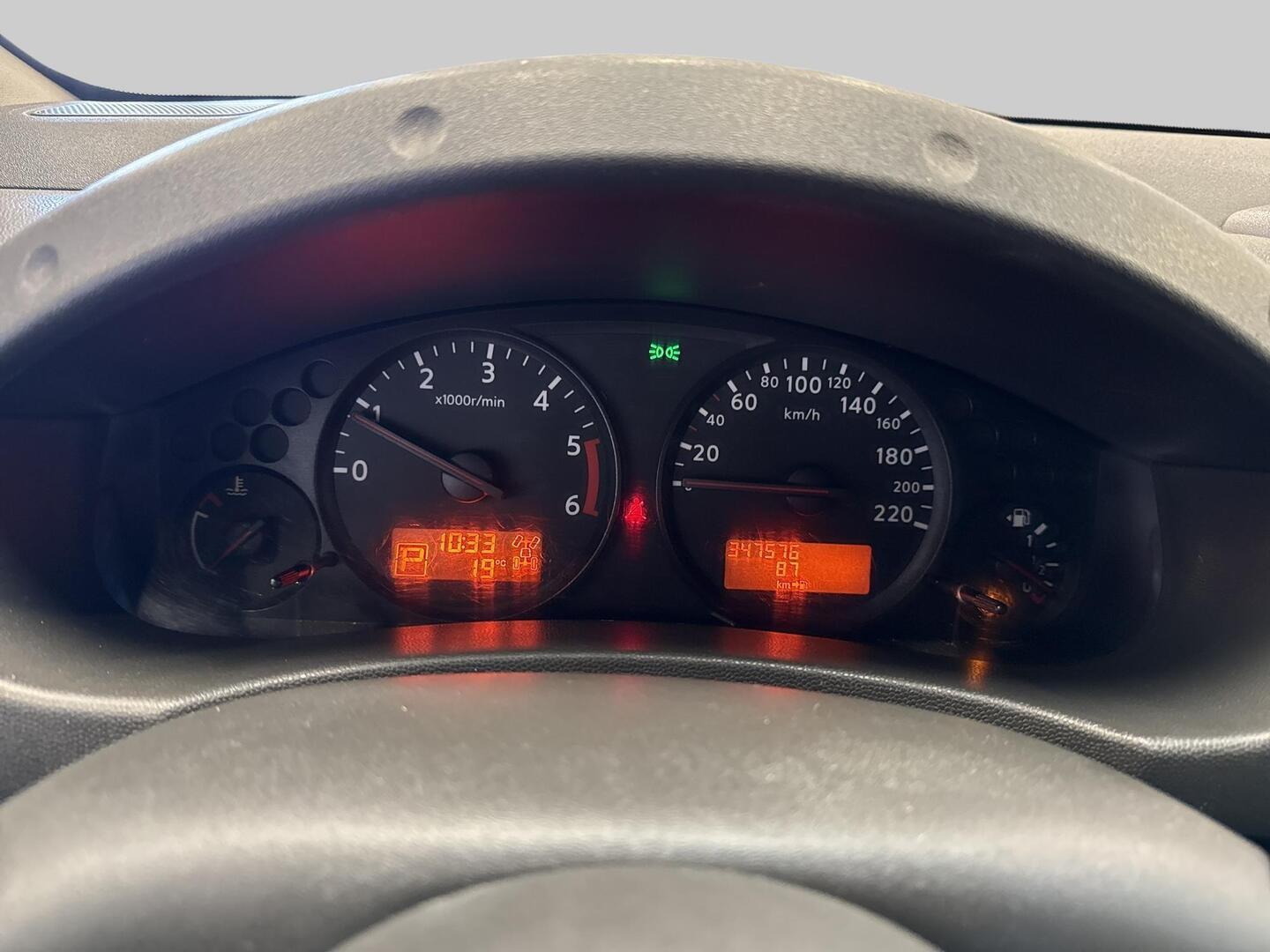 NISSAN Navara 2012