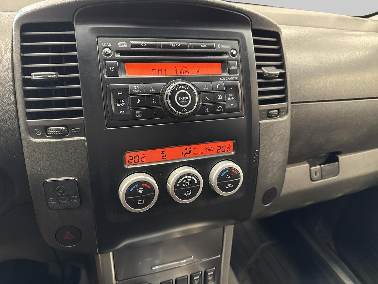 NISSAN Navara 2012