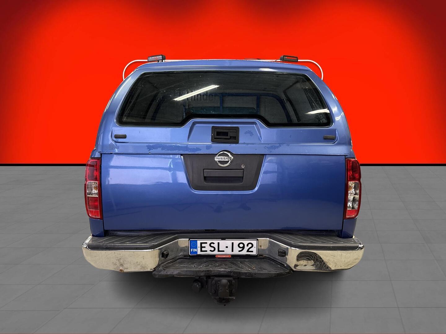 NISSAN Navara 2012