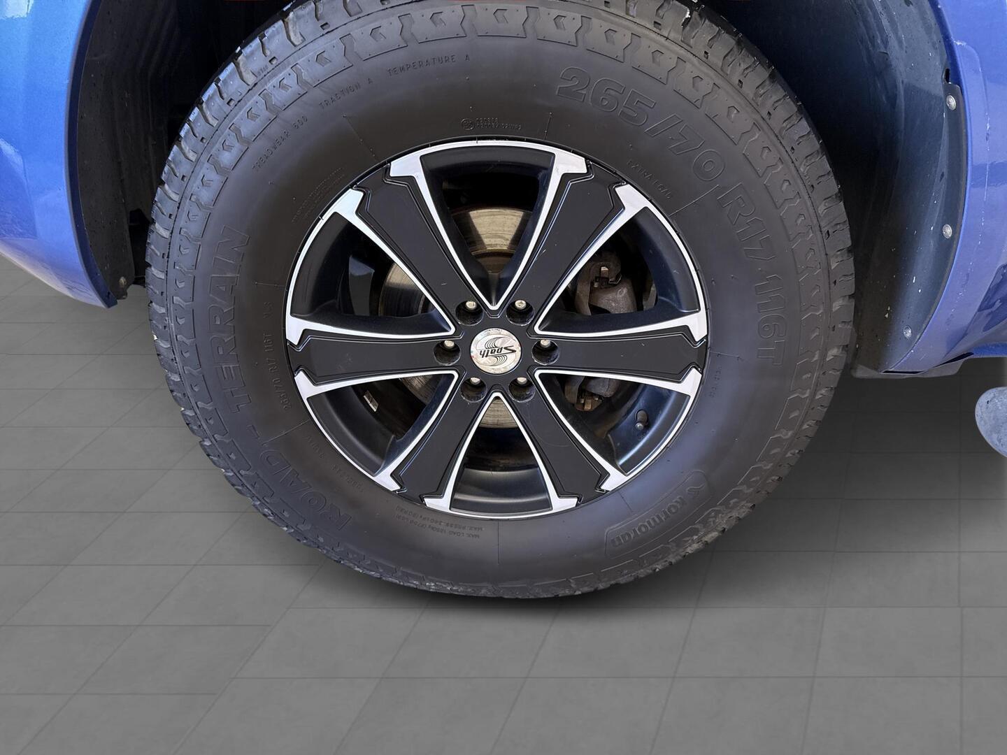 NISSAN Navara 2012