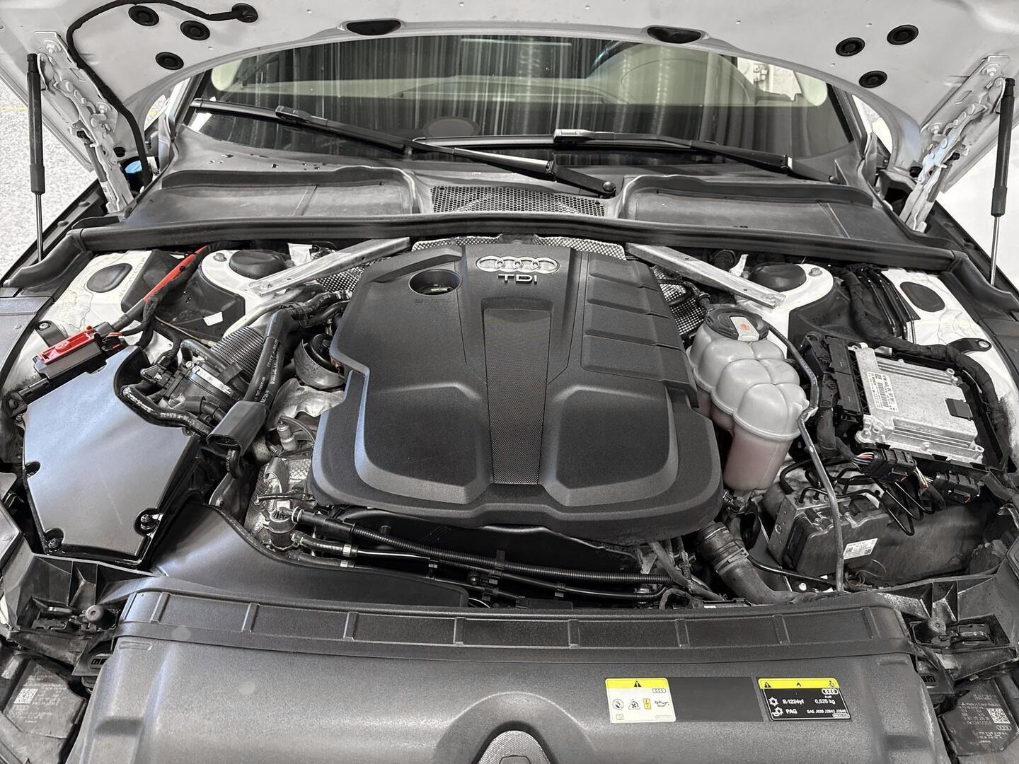 AUDI A4 2019