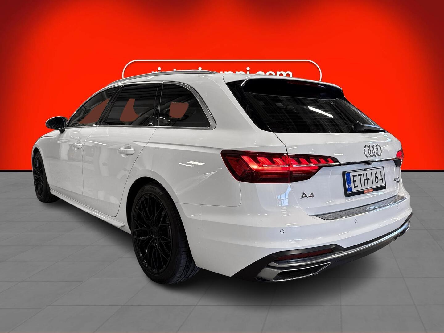 AUDI A4 2019