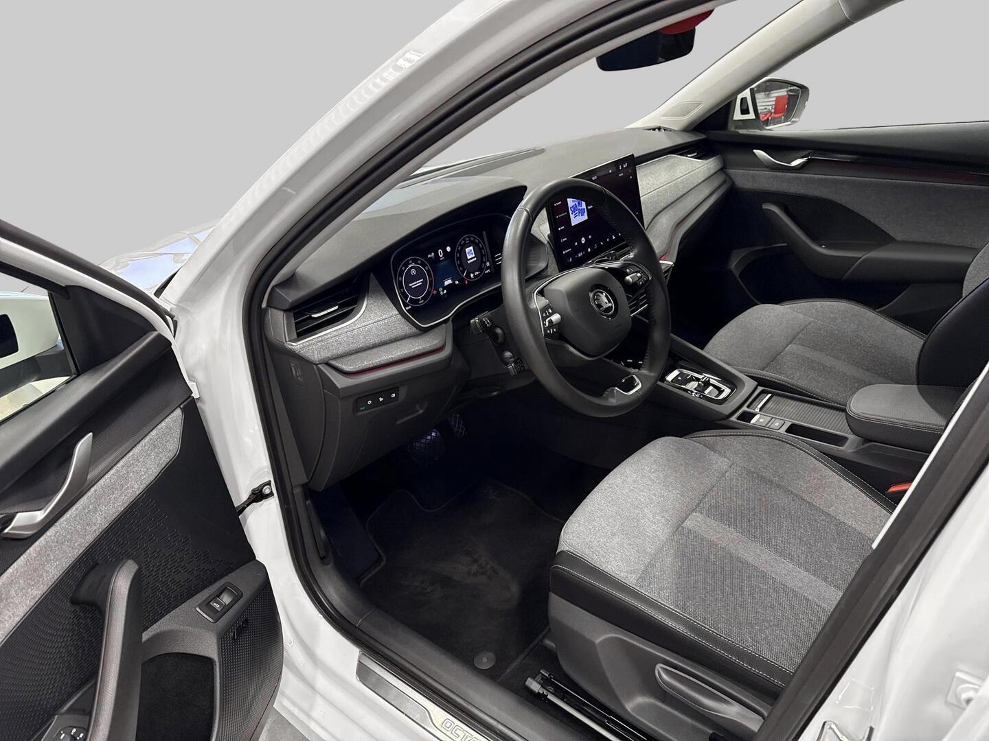 SKODA OCTAVIA 2025