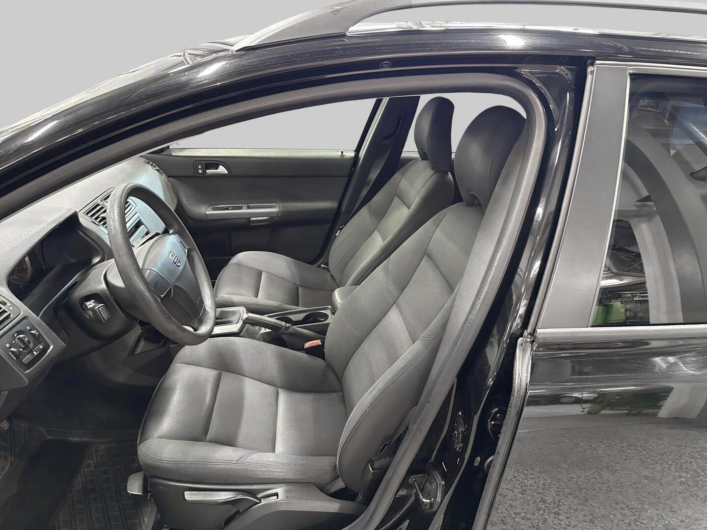 VOLVO V50 2005
