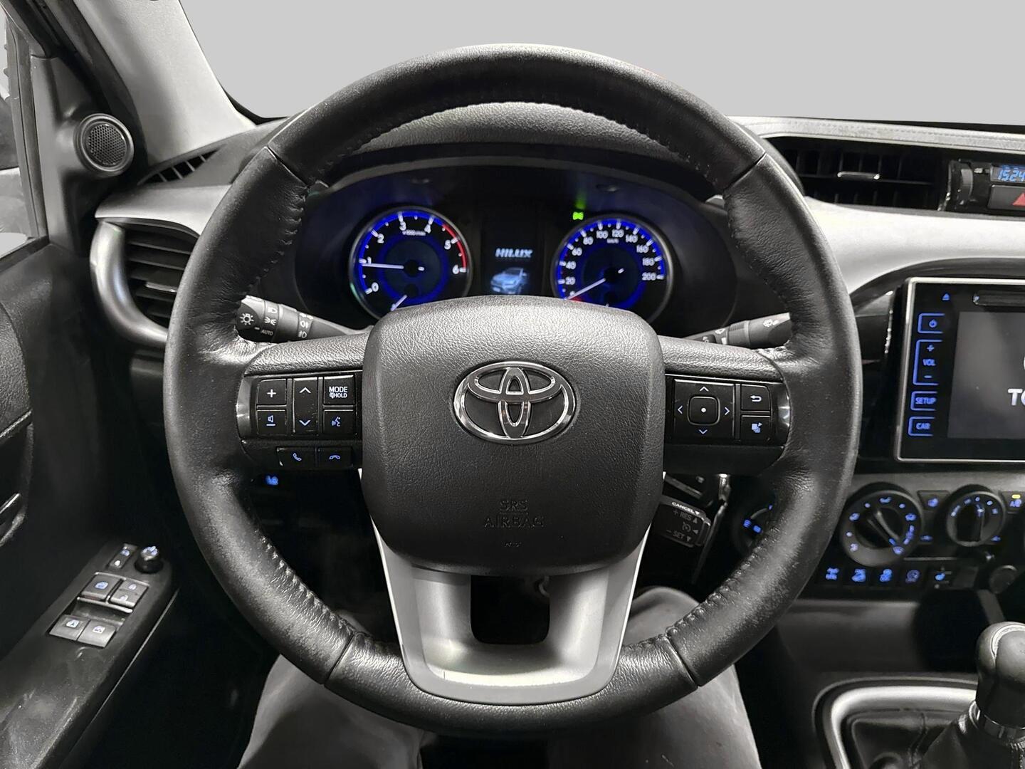 TOYOTA HILUX 2017