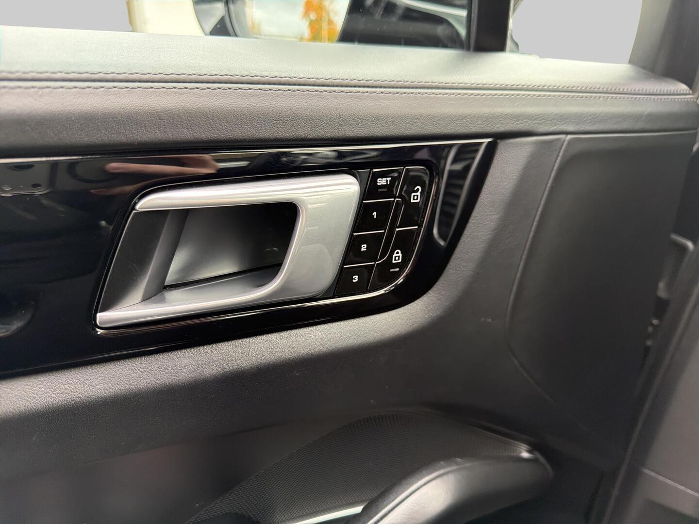 PORSCHE Cayenne 2019