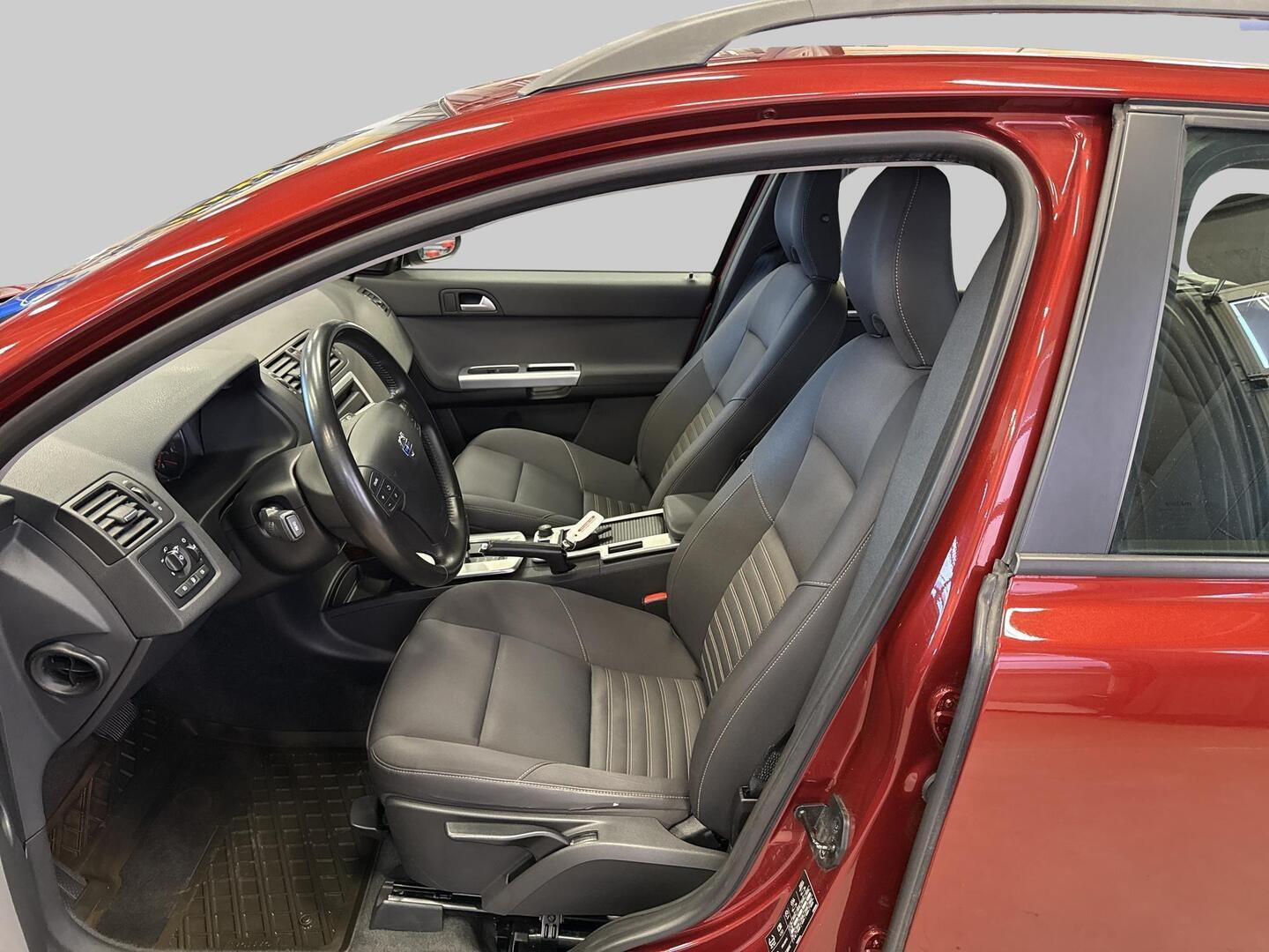 VOLVO V50 2011