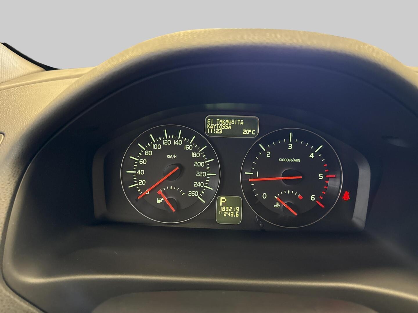 VOLVO V50 2011